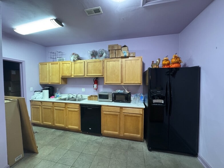 More Photos Of 4002 Brandon Ave SW, Roanoke General Retail For Sale