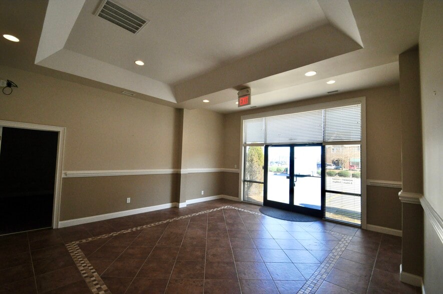 More Photos Of 700B Cromwell Dr, Greenville Office For Lease