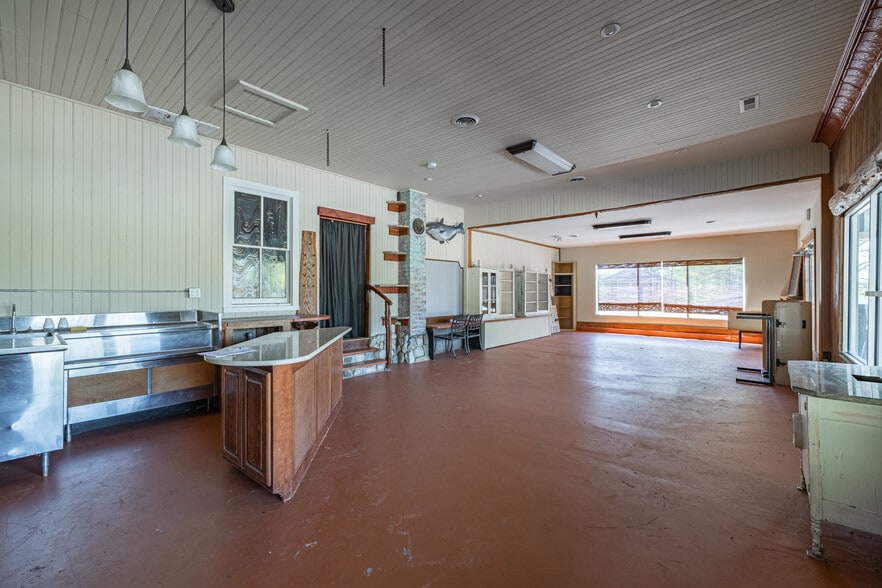 More Photos Of 5164 New Market Rd, Richmond Freestanding For Sale
