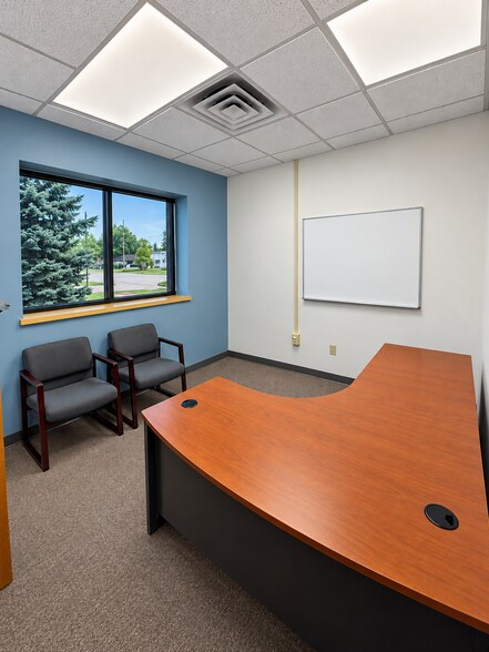 More Photos Of 302-304 Ohio St, Oshkosh Office For Sale