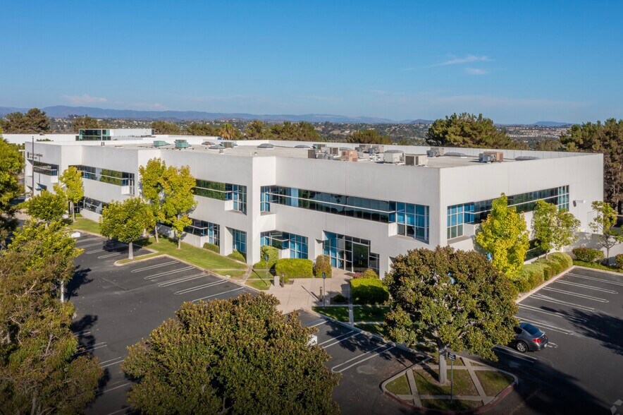 More Photos Of 81-91 Columbia, Aliso Viejo Research And Development For Lease
