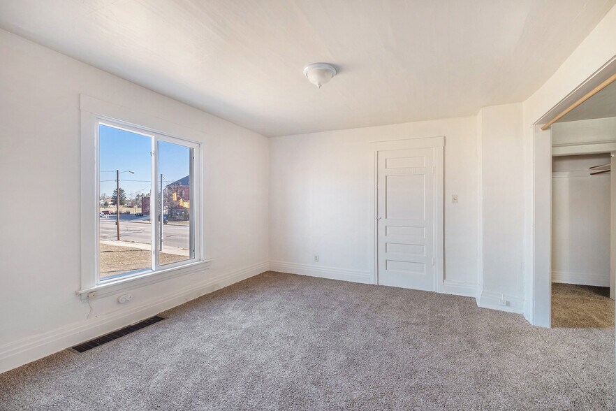 More Photos Of 1001 N Saginaw St, Flint Apartments For Sale