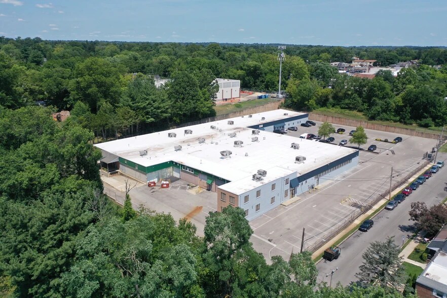 More Photos Of 9 S Forrest Ave, Norristown Manufacturing For Lease