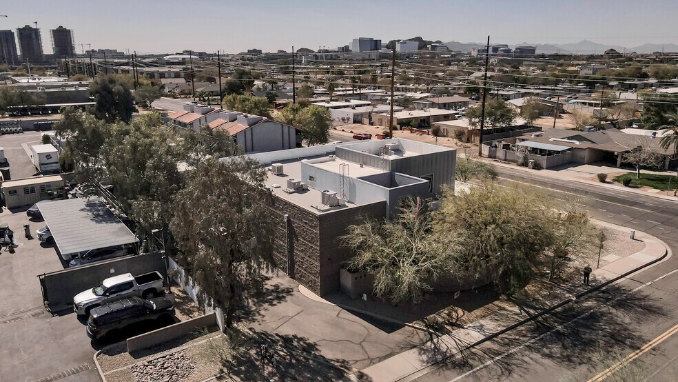 More Photos Of 1375 N Miller Rd, Tempe Research And Development For Sale