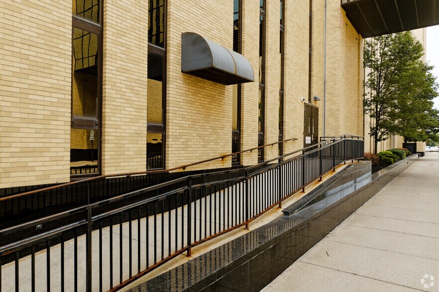 More Photos Of 150 Verona St, Rochester Office For Sale