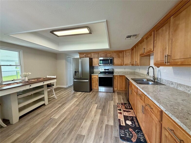 More Photos Of 208 Center St, Auburndale Office For Sale