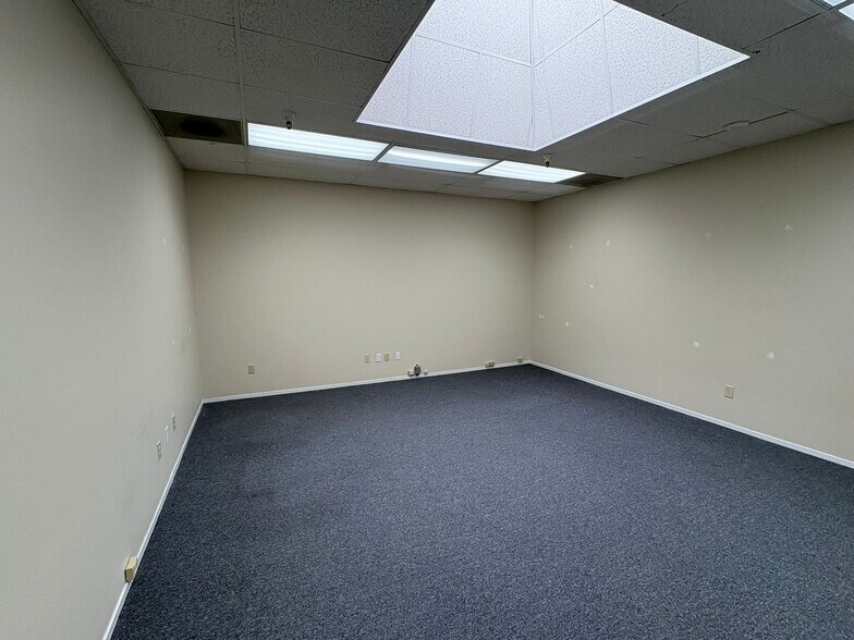 More Photos Of 1047 El Camino Real, Menlo Park Office For Lease