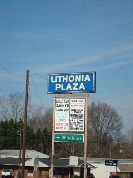 More Photos Of 6928 Main St, Lithonia Department Store For Lease