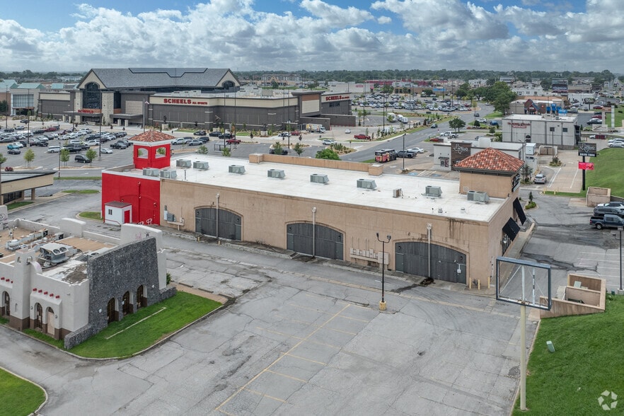 More Photos Of 6827 S Memorial Dr, Tulsa General Retail For Sale
