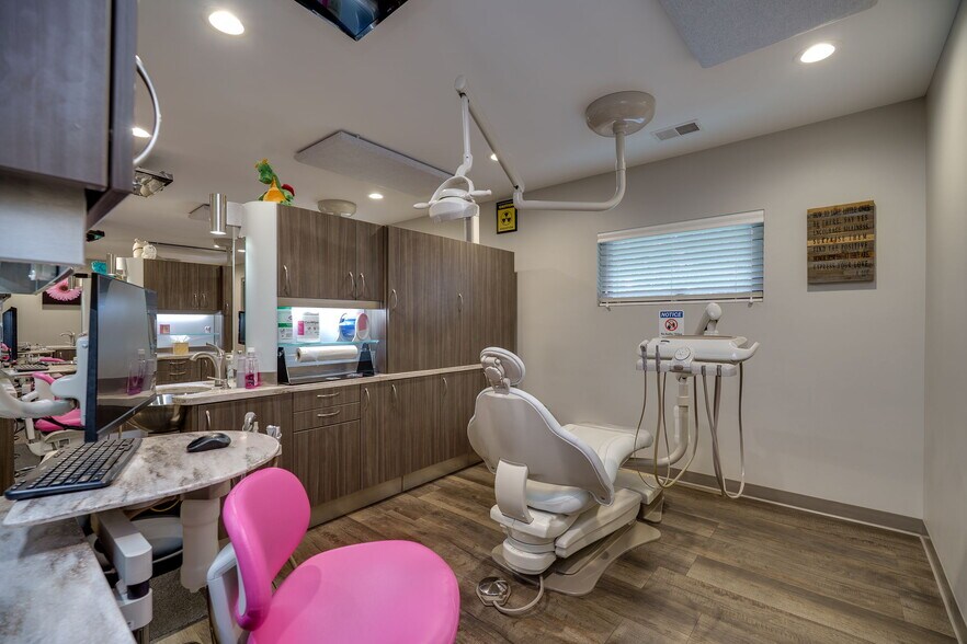 More Photos Of 5671 Far Hills Ave, Dayton Medical For Sale