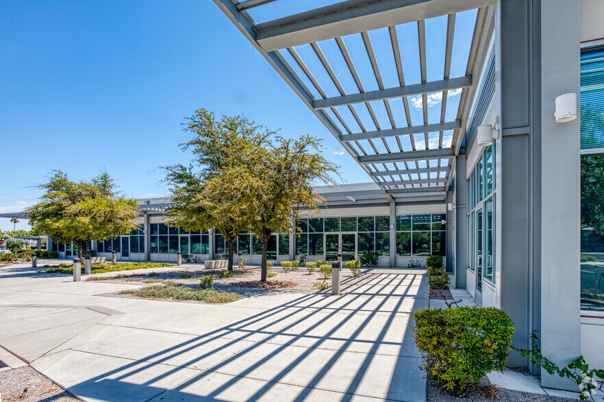 More Photos Of 6650 Via Austi Pky, Las Vegas Office For Lease