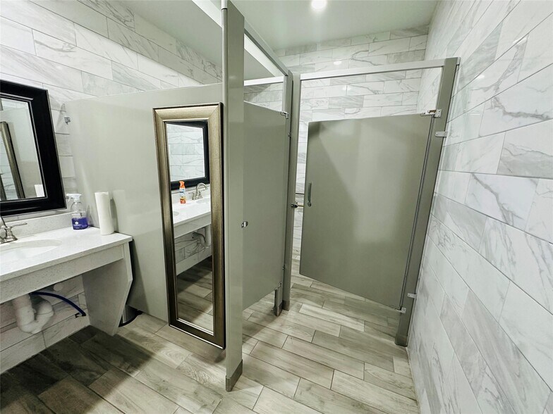 More Photos Of 4116 W Spring Creek Pky, Plano Medical For Sale