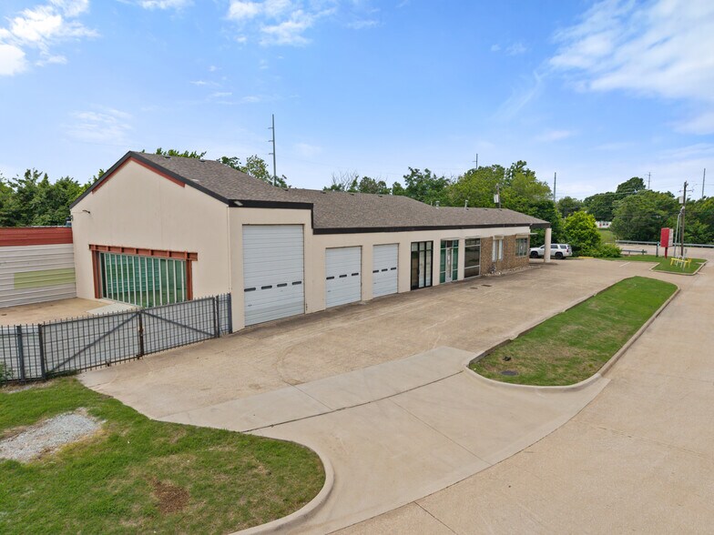 More Photos Of 310 Gautney St, Garland Flex For Sale
