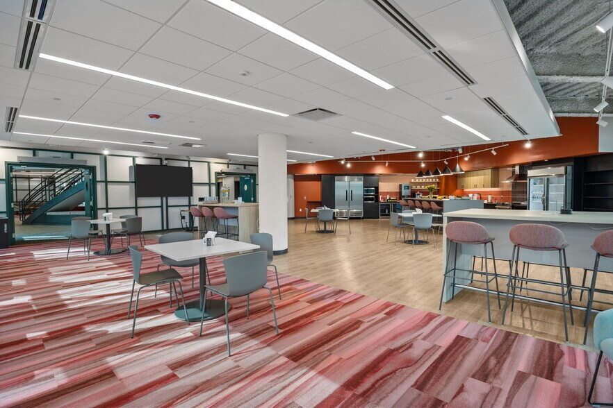 More Photos Of 1000 Northbrook Dr, Trevose Office For Sale