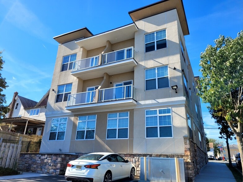 Primary Photo Of 115 N Feltus St, South Amboy Apartments For Sale