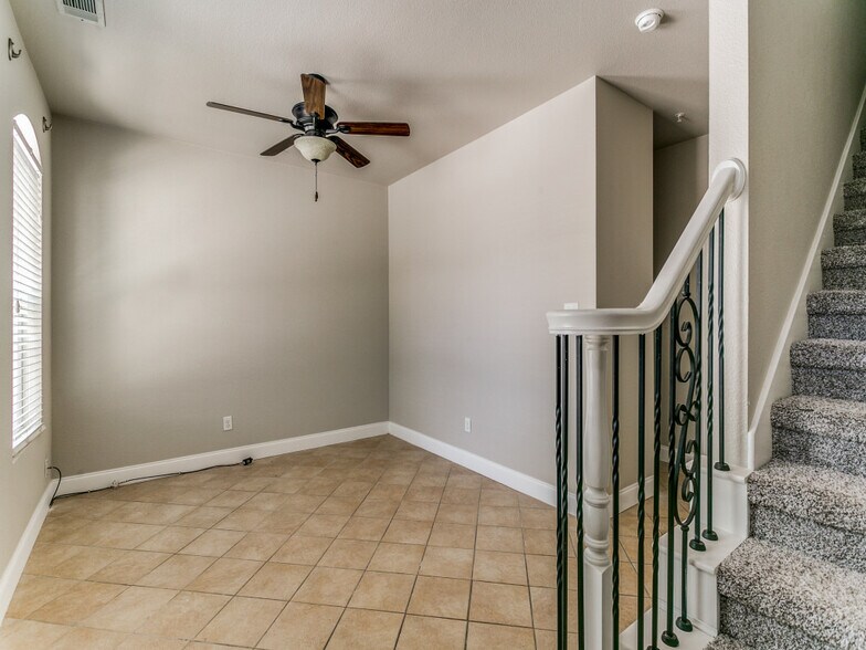 More Photos Of 391-347 E Main St, Lewisville Apartments For Sale