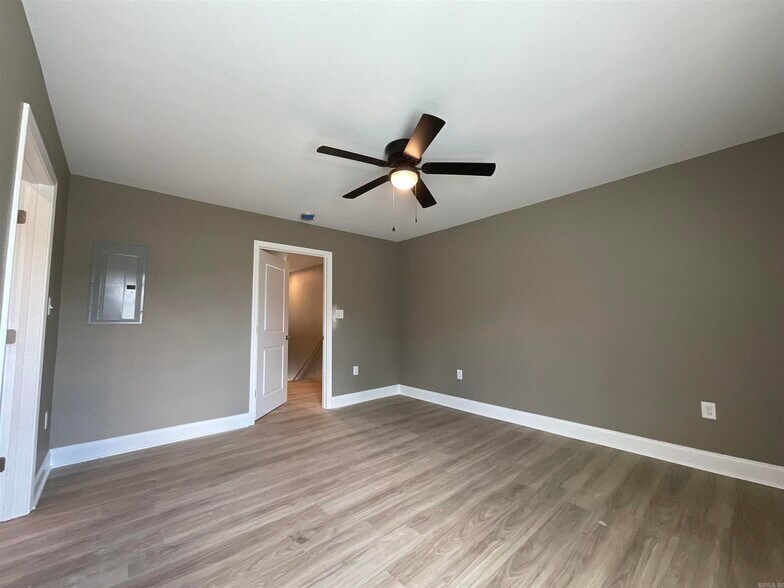 More Photos Of 405 & 407 E Center Street, Jacksonville Specialty For Sale