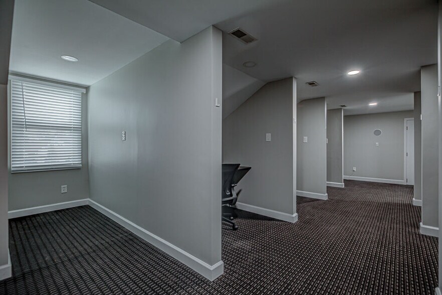 More Photos Of 300-304 Edgewood Dr, Trenton Medical For Lease