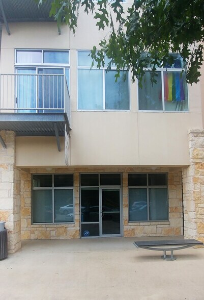 More Photos Of 2401 E 6th St, Austin Loft Creative Space For Lease