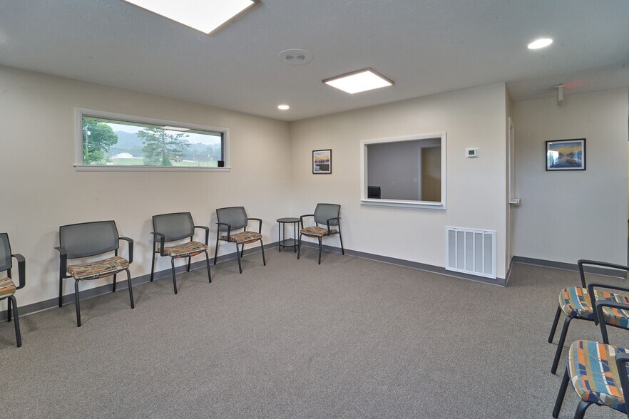 More Photos Of 10022 Rutledge Pike, Knoxville Medical For Sale