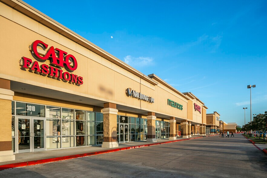 More Photos Of I 45, League City Unknown For Lease