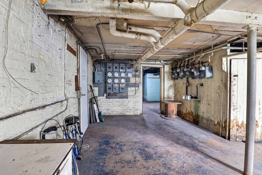 More Photos Of 1528 E 74th Pl, Chicago Apartments For Sale