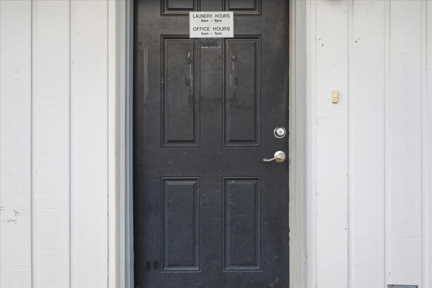 More Photos Of 1100-1105 S Pearl St, Centralia Apartments For Sale