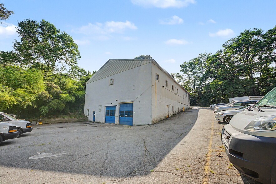 More Photos Of 23 Malcolm St, Morristown Industrial For Sale