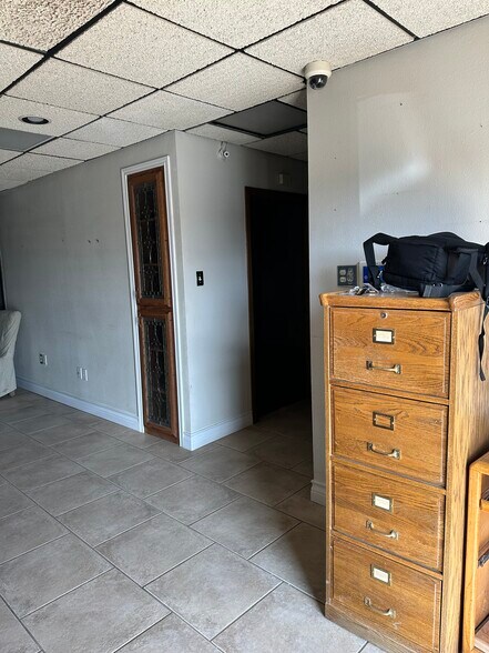 More Photos Of 5929 50th St, Lubbock Industrial For Sale