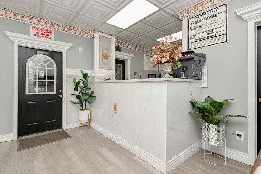 More Photos Of 385 New Park Ave, Hartford Auto Repair For Sale