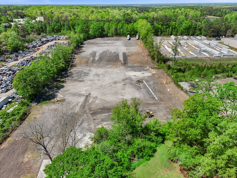 More Photos Of 623 Highway 29 S, Newnan Parking Lot For Lease