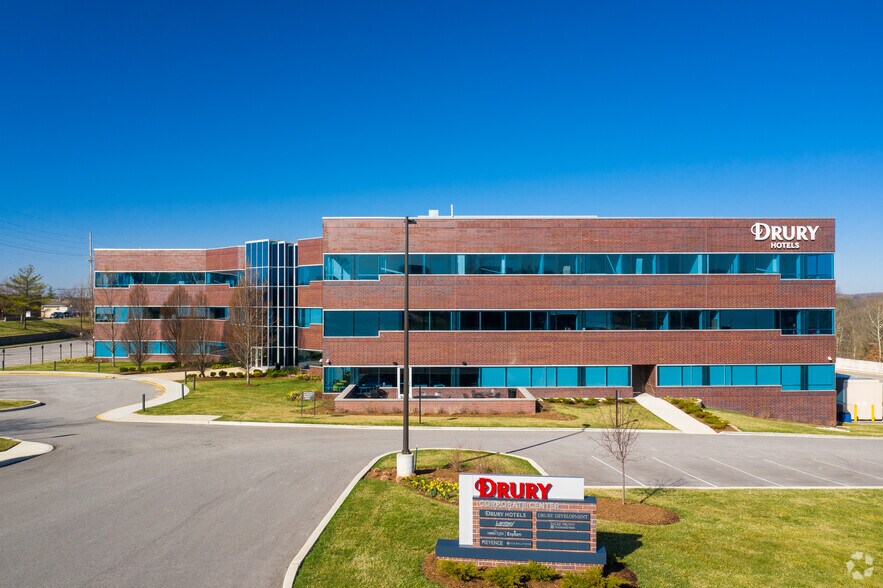 Primary Photo Of 13075 Manchester Rd, Des Peres Office For Lease
