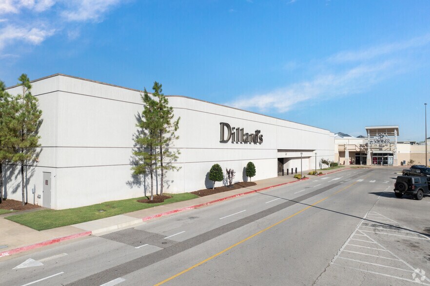 More Photos Of 3301 W Main St, Norman Unknown For Sale