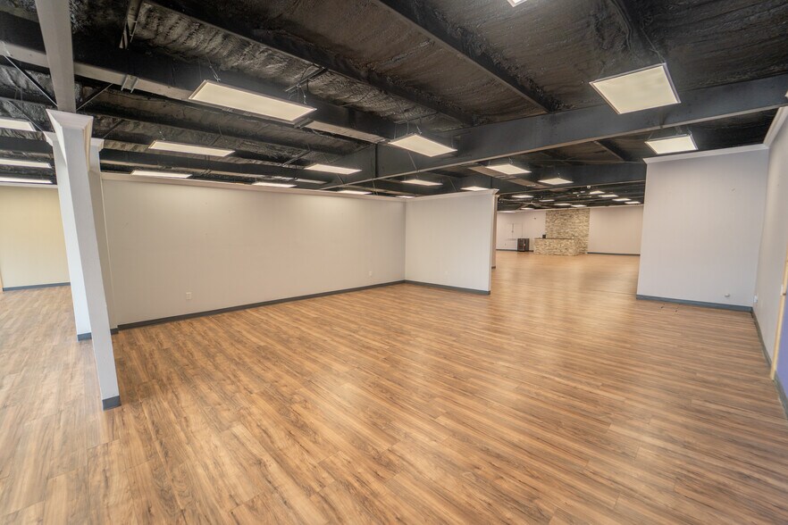 More Photos Of 6602 N Navarro St, Victoria General Retail For Sale