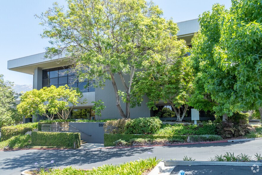 More Photos Of 3916 State St, Santa Barbara Office For Lease