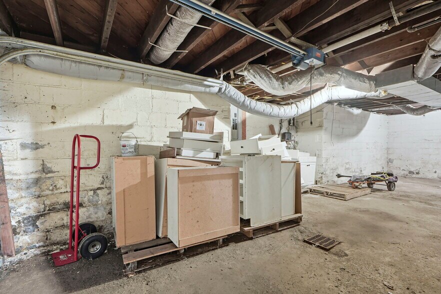 More Photos Of 1804 E Center St, Warsaw Loft Creative Space For Sale