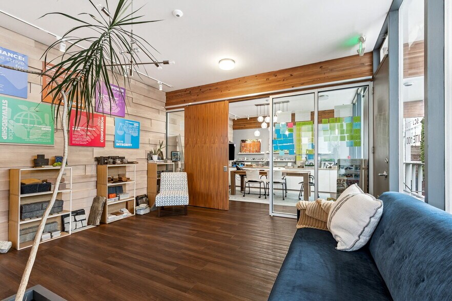 More Photos Of 3625 Woodland Park Ave N, Seattle Office For Sale