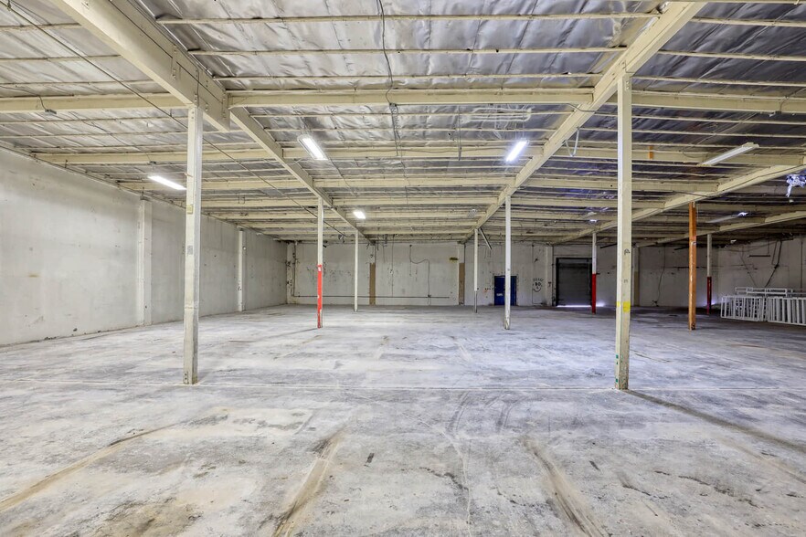 More Photos Of 538 W Monterey Ave, Pomona Distribution For Lease