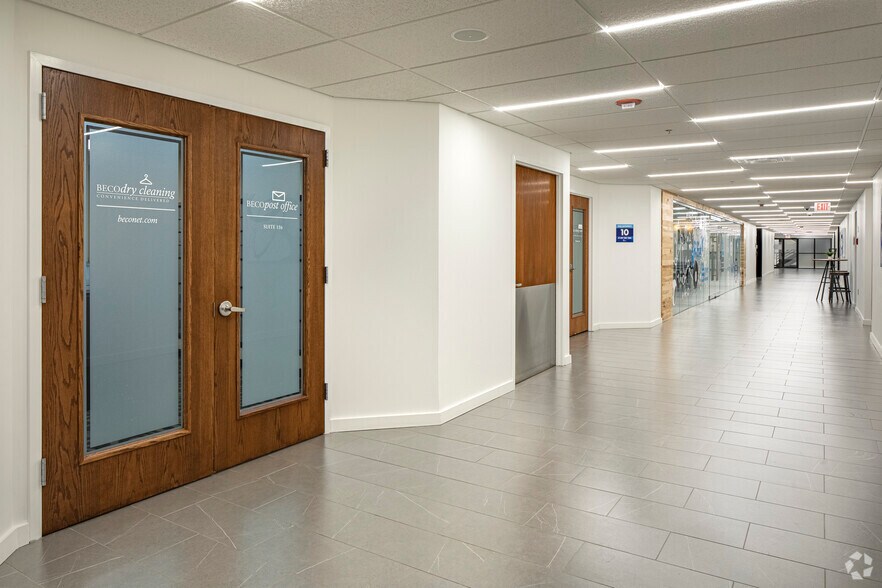 More Photos Of 13873 Park Center Rd, Herndon Office For Lease