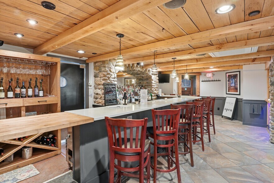 More Photos Of 1 E Church St, Fairport Restaurant For Sale