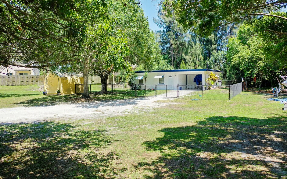 More Photos Of 5445 S Kanner Hwy, Stuart Land For Sale