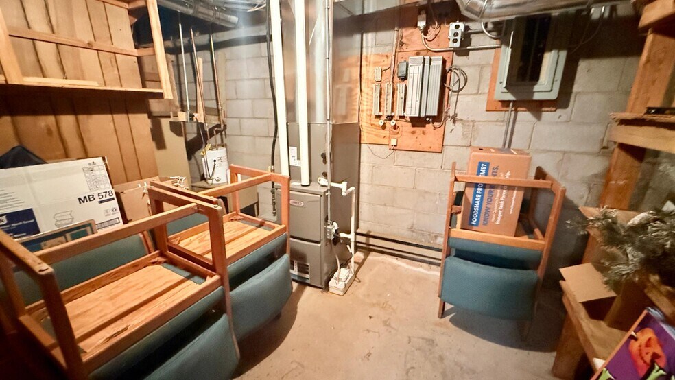 More Photos Of 7242 Bradley St, Lake Tomahawk Office For Sale