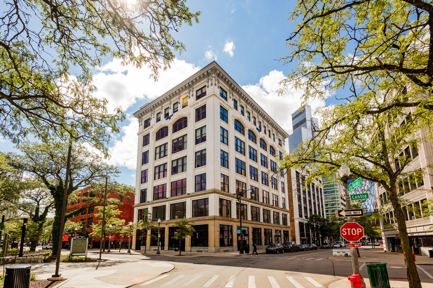 Primary Photo Of 230 E Grand River Ave, Detroit Office Residential For Lease