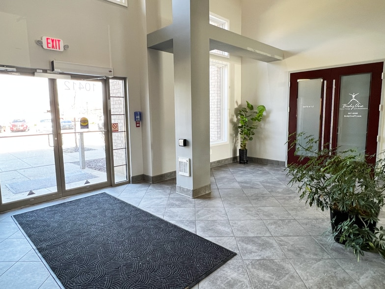 More Photos Of 10412 Allisonville Rd, Fishers Office For Sale