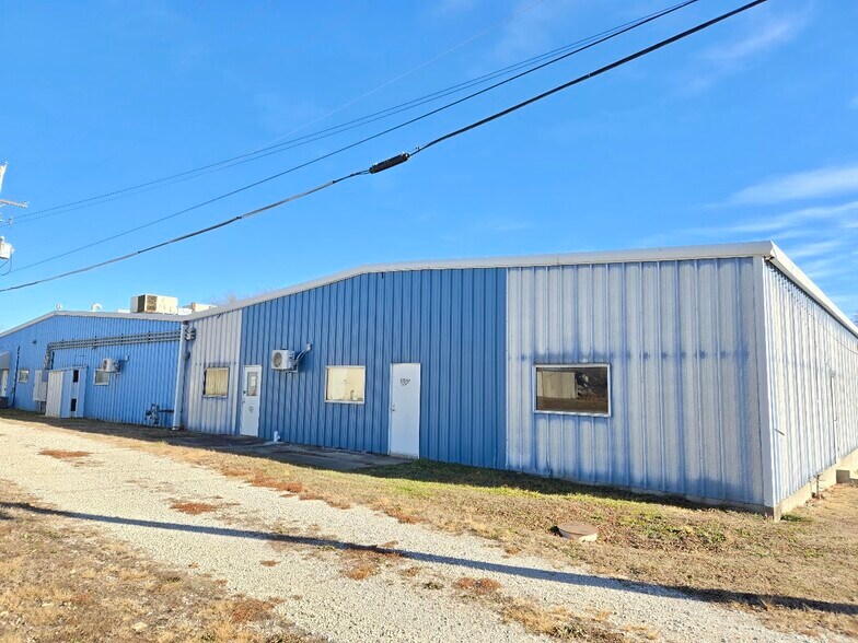 More Photos Of 111 E 5th St, Mound Valley Industrial For Sale