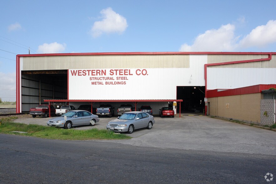 More Photos Of 105 Villa Dr, Corpus Christi Manufacturing For Lease