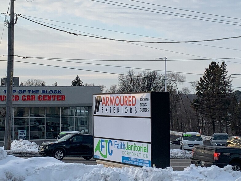 More Photos Of 101-111 Alpine Rd, Rockford Freestanding For Lease