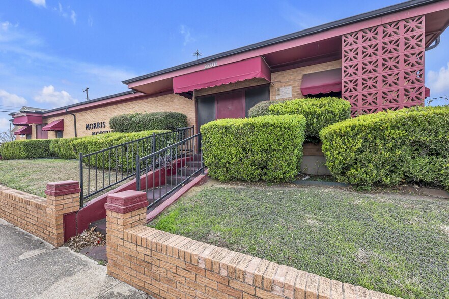 More Photos Of 1700 Evans Ave, Fort Worth Funeral Home For Sale