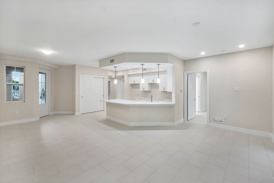 More Photos Of 286 Indies Dr E, Naples Multifamily For Sale