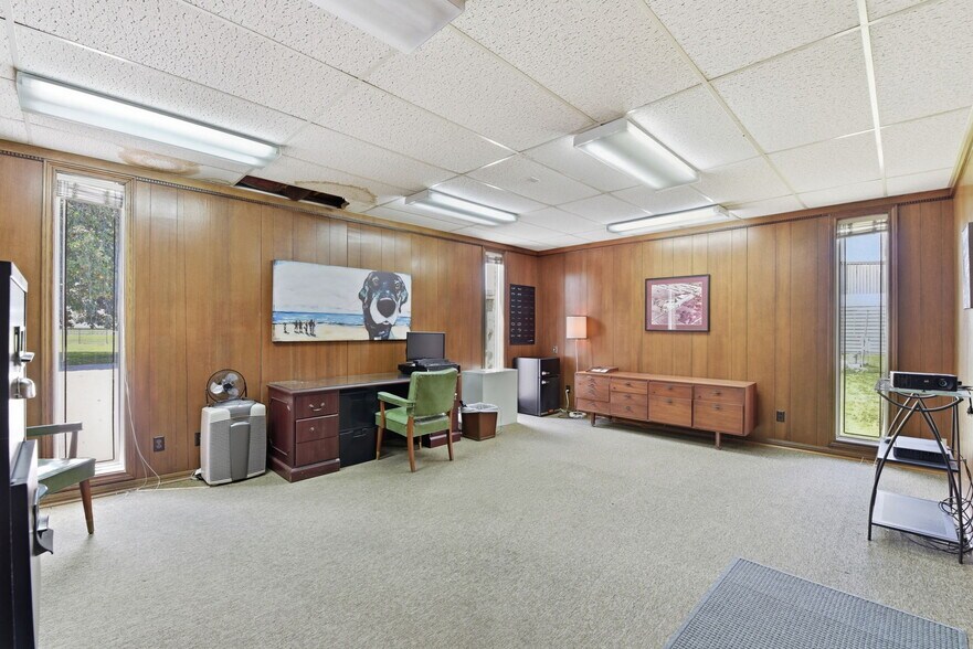 More Photos Of 13026 Rosecrest Dr, Houston Office For Lease